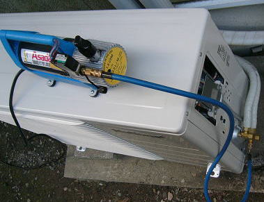 エアコン 真空ポンプで空気抜き